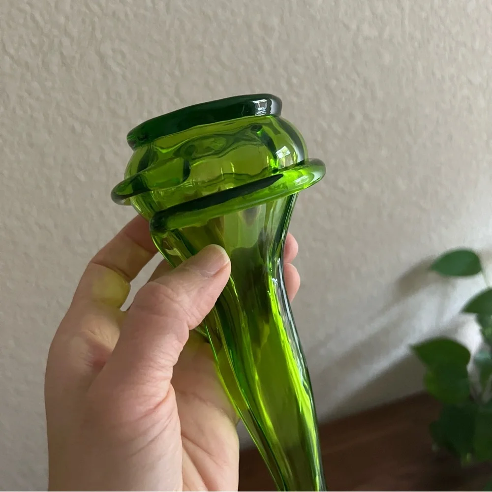Unique Vintage Vintage Kanawha Green Optical Swung Vase With Spiral Rope Detai